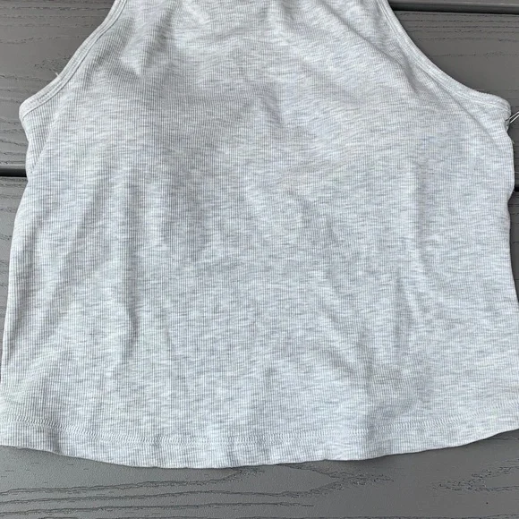 Vuori Pose Plyo Tank and Vuori Yosemite Sports Bra - Picture 5 of 14